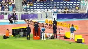 为什么外野传球中的“转传手”位置选择决定了生死